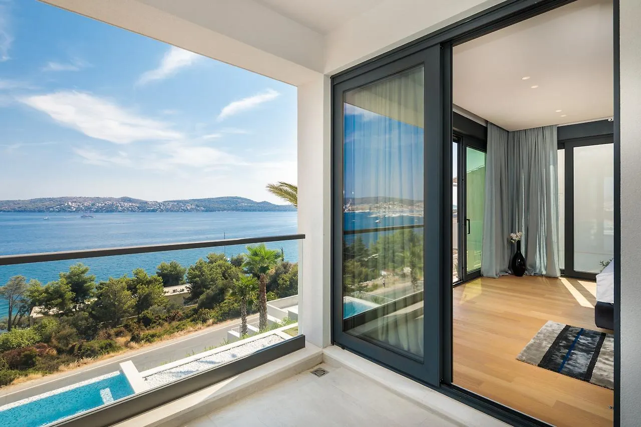 Ultraluxury Villa Elyzeum With Heated Pool Trogir 0*,