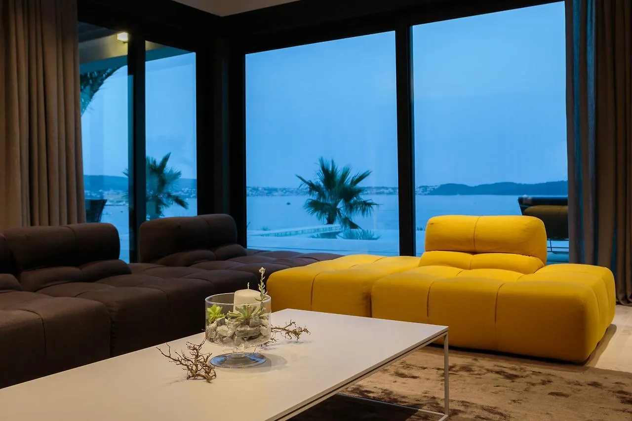 Ultraluxury Villa Elyzeum With Heated Pool Trogir 0*,